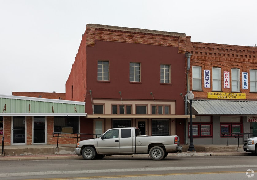 215 W 6th St, Ferris, TX 75125