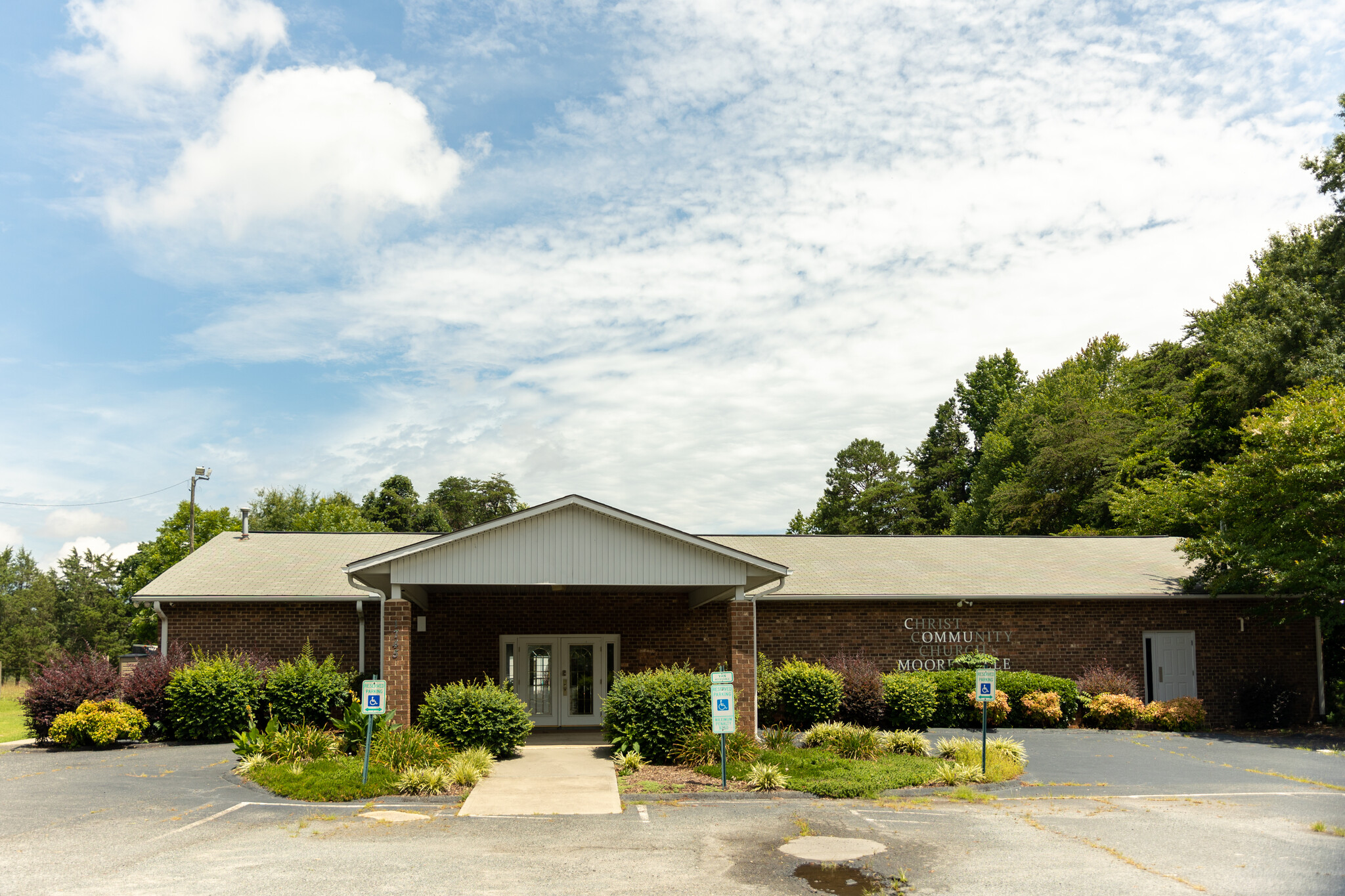 1745 Charlotte Hwy, Mooresville, NC for sale Primary Photo- Image 1 of 1