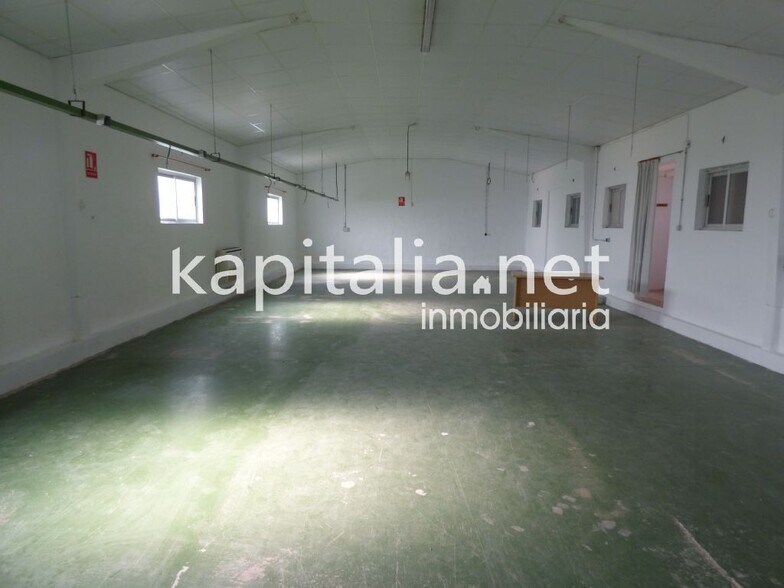 Industrial in València for sale - Building Photo - Image 3 of 6