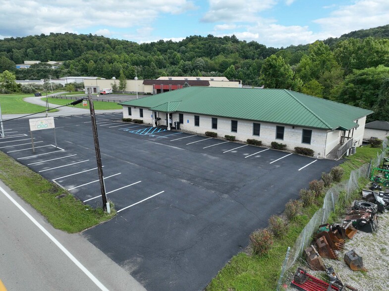 2031 Pleasant Valley Rd, Fairmont, WV for lease - Building Photo - Image 1 of 14