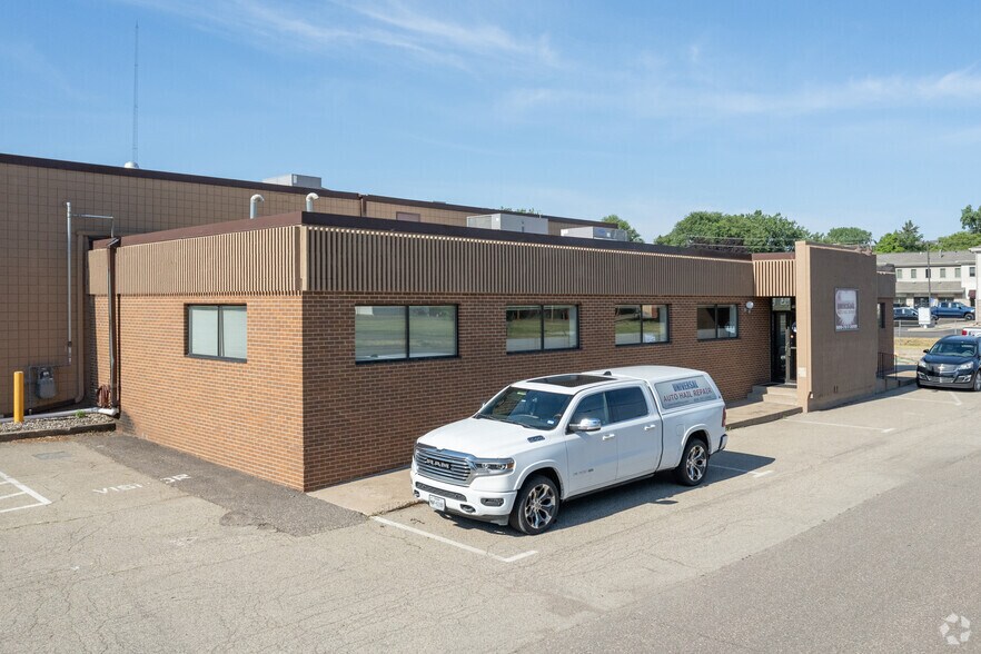 100 S Owasso Blvd W, Little Canada, MN 55117