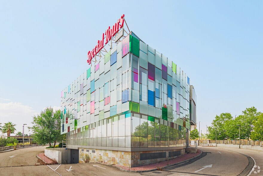 Calle Virgilio, 25, Pozuelo de Alarcón, Madrid for sale - Primary Photo - Image 1 of 1