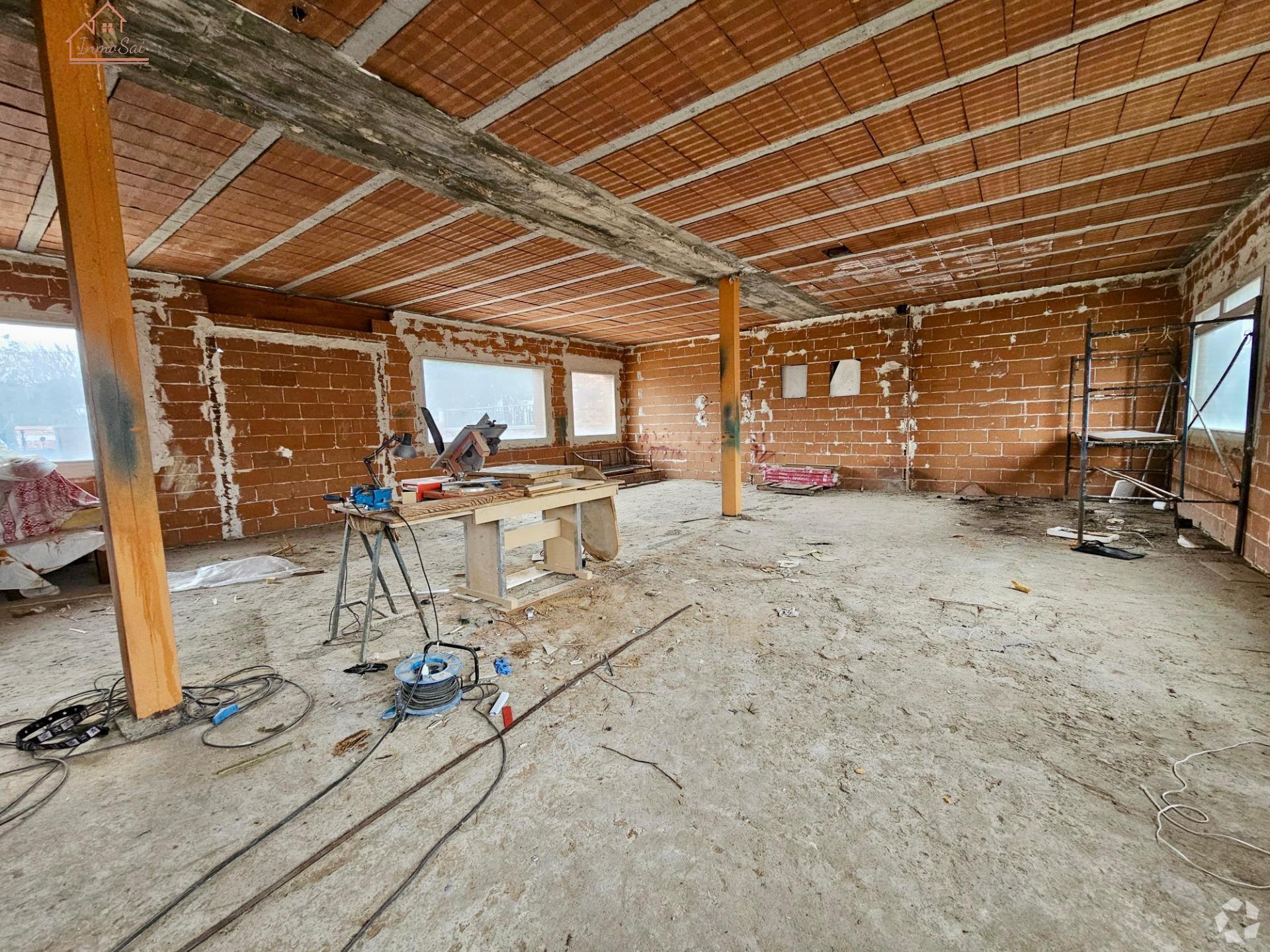 Retail in Valdemorillo, Madrid for lease Interior Photo- Image 1 of 1