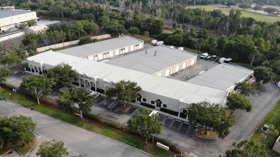 25150 Bernwood Dr, Bonita Springs, FL for lease - Primary Photo - Image 1 of 8