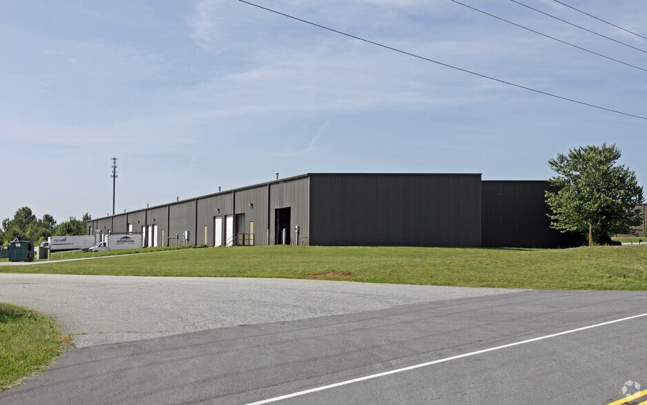 101-111 Fortis Dr, Duncan, SC for sale - Building Photo - Image 1 of 1