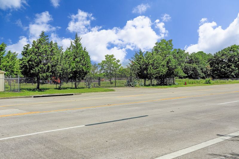 13720 Fm 1764 Rd, Santa Fe, TX 77517