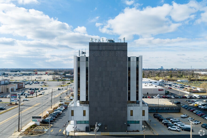 7222 W Cermak Rd, North Riverside, IL for lease - Building Photo - Image 3 of 15