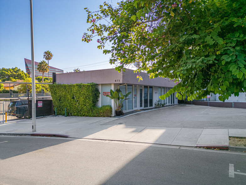 875 Westbourne Dr, West Hollywood, CA for sale - Building Photo - Image 2 of 28