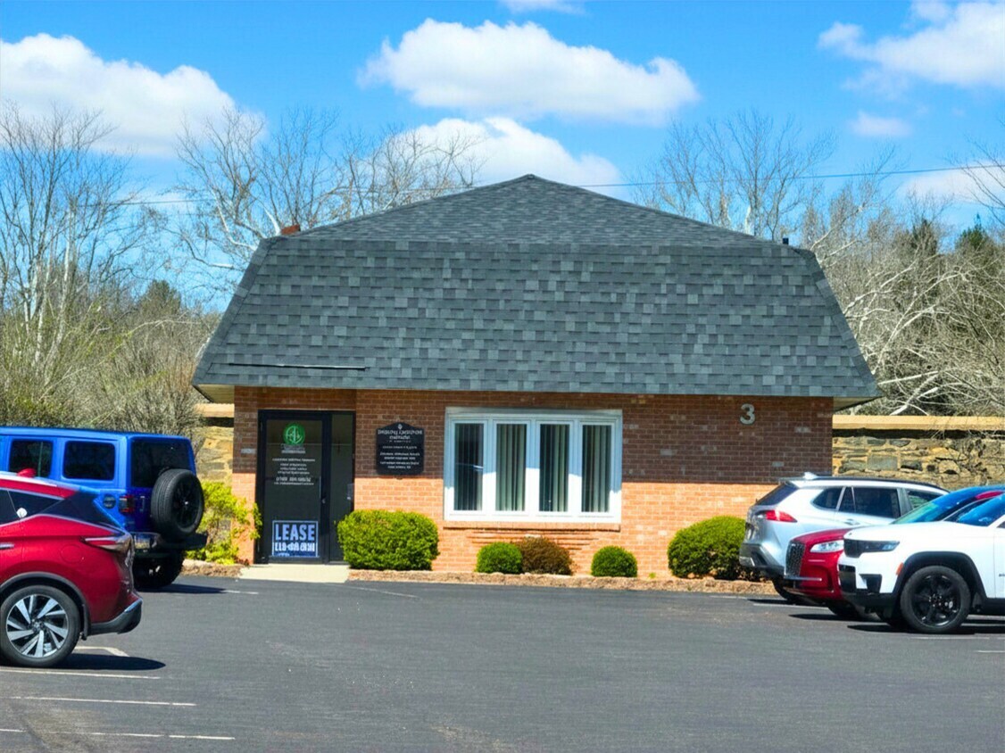 1630 E High St, Pottstown, PA for lease Building Photo- Image 1 of 7
