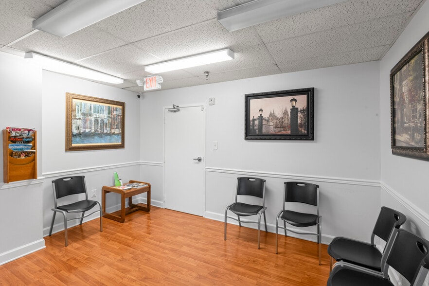 5514 Alma Ln, Springfield, VA for lease - Interior Photo - Image 2 of 25