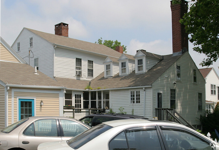 23 Boston St, Guilford, CT for lease - Building Photo - Image 3 of 3