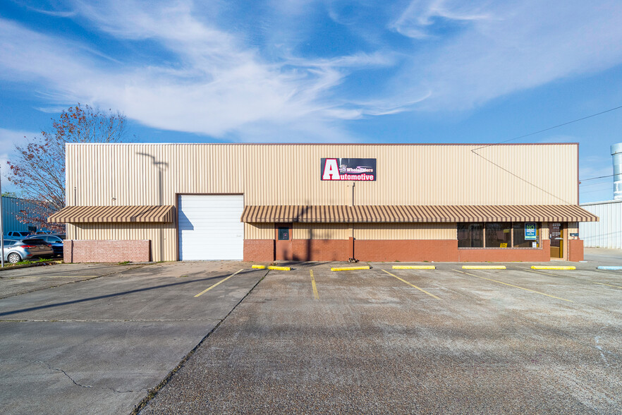 3215 N Main St, Baytown, TX for sale - Building Photo - Image 3 of 15