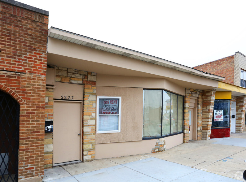 3227 N Harlem Ave, Chicago, IL for sale - Building Photo - Image 2 of 4