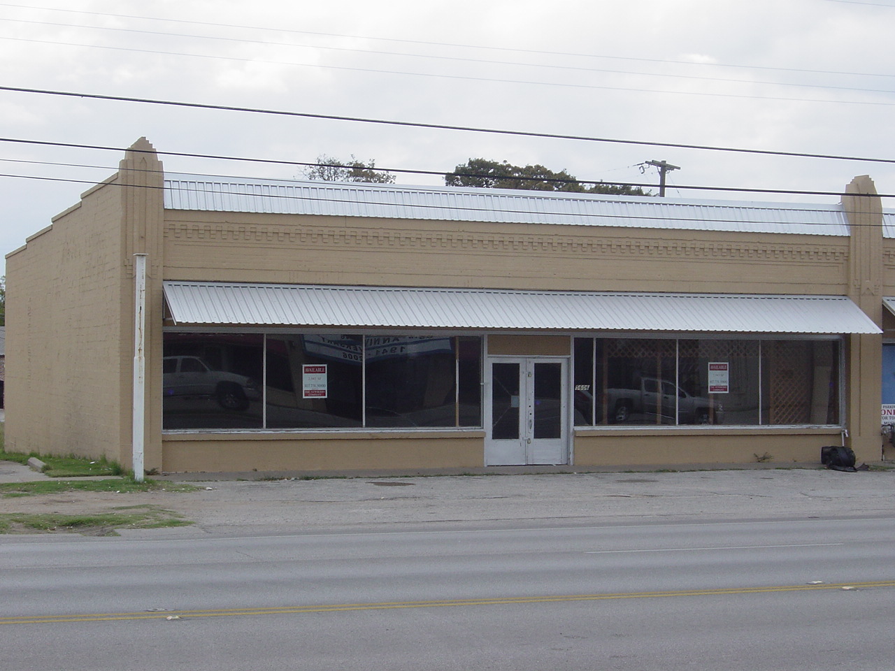 5600-5606 E Belknap St, Haltom City, TX for lease Building Photo- Image 1 of 5