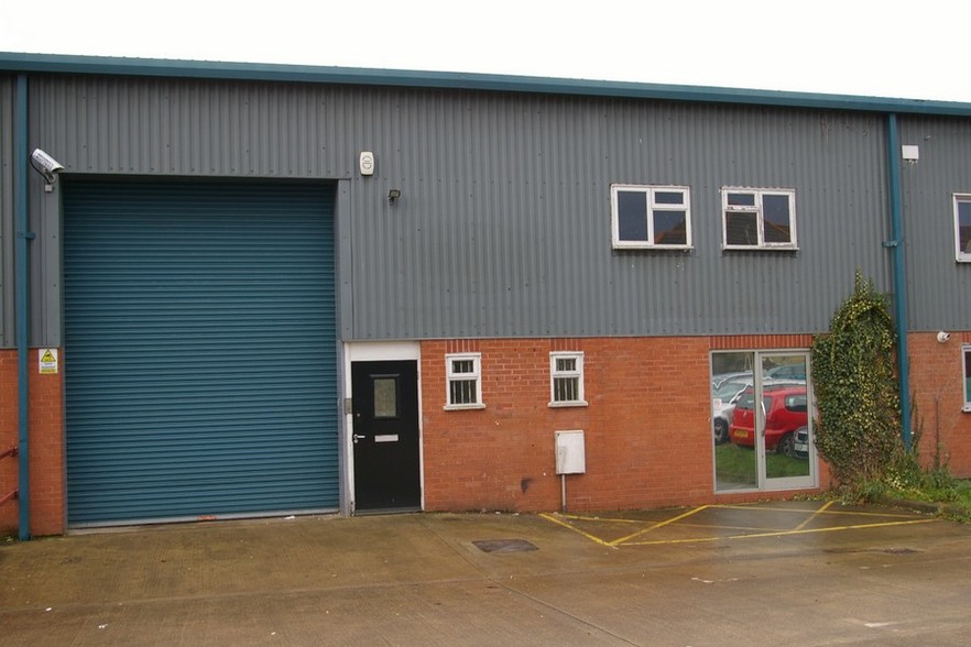 Station Yard, Thame for lease - Building Photo - Image 3 of 10