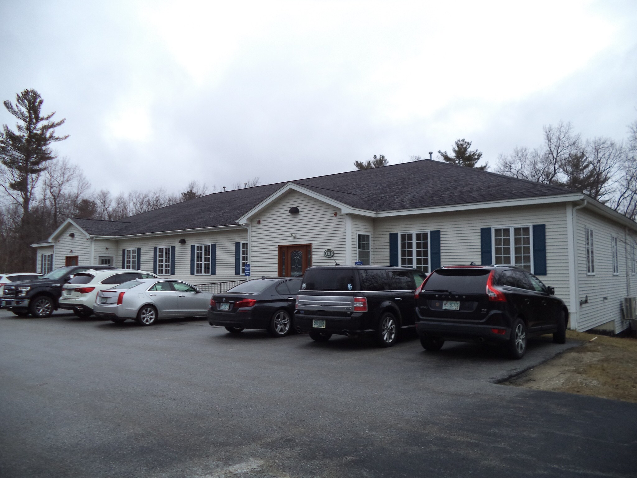 171 Londonderry Tpke, Hooksett, NH 03106 Office for Lease