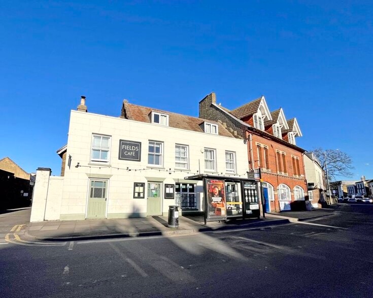 8 The Square, Birchington for sale - Primary Photo - Image 1 of 1