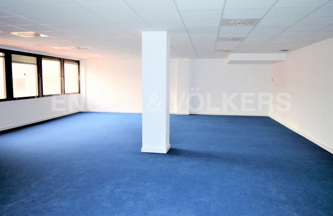 Barcelona, BAR 08006 -  -  - Interior Photo - Image 1 of 8