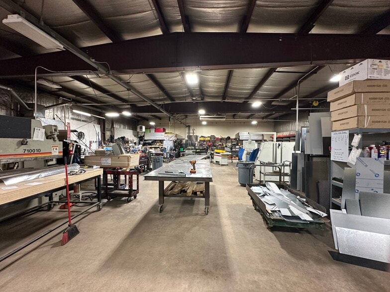 2231 W Superior St, Duluth, MN for lease - Interior Photo - Image 3 of 7