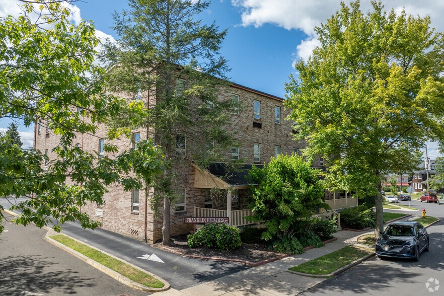 16 N Franklin St, Doylestown, PA for lease - Primary Photo - Image 1 of 5