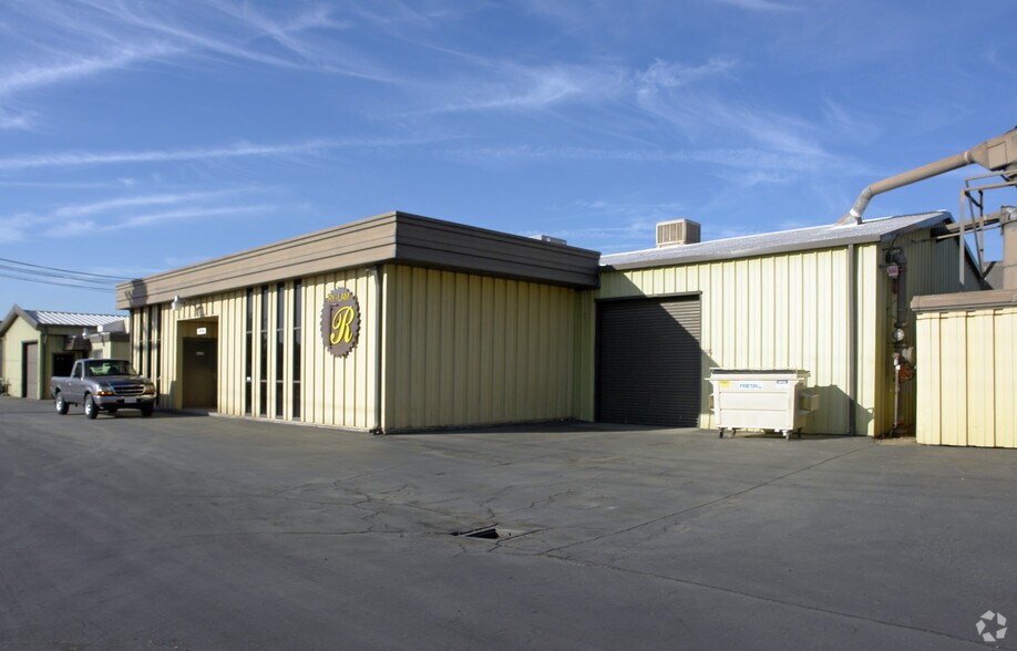 2038 E Jensen Ave, Fresno, CA 93706