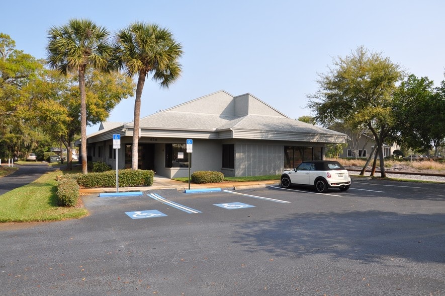 626 Lakeview Rd, Clearwater, FL for lease - Building Photo - Image 2 of 16