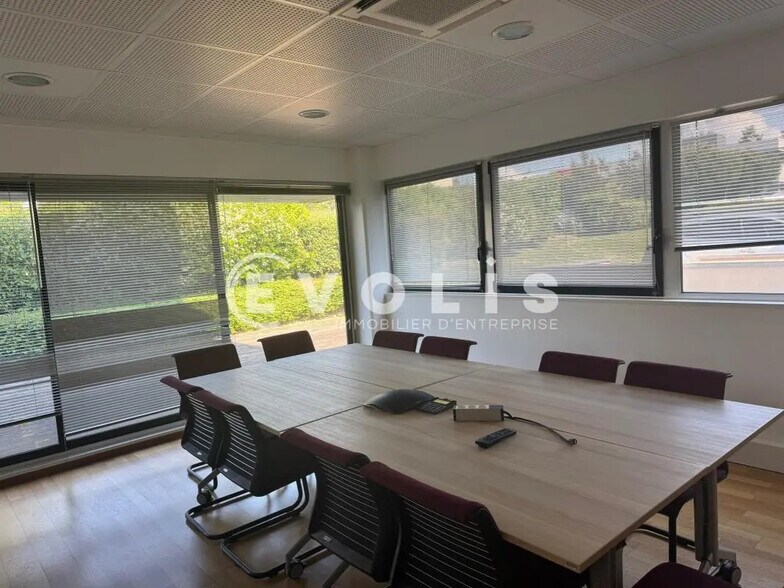 Office in Boves for lease - Interior Photo - Image 3 of 6