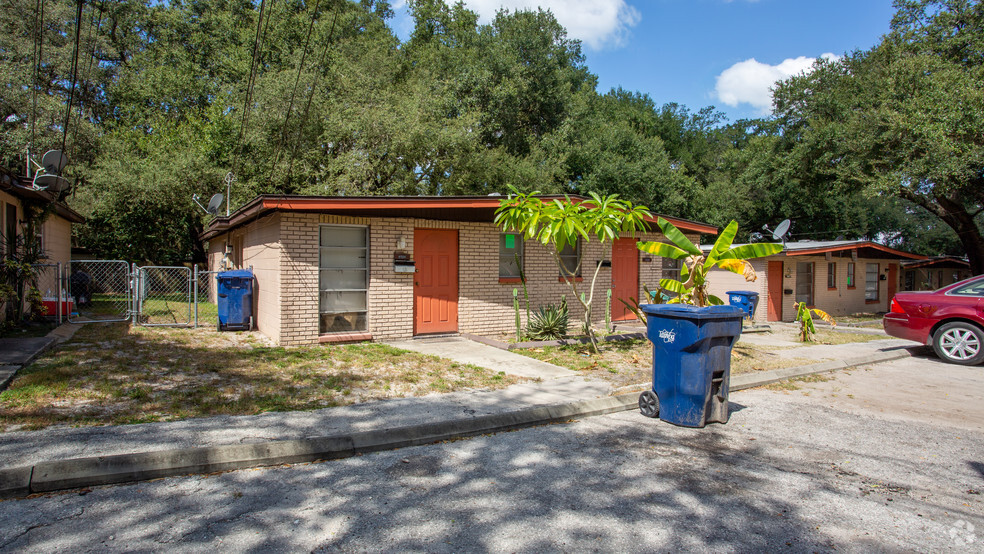 8 Tampa Duplex Portfolio portfolio of 8 properties for sale on LoopNet.com - Building Photo - Image 2 of 6