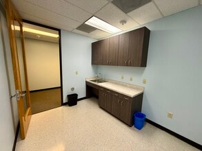 9901 E Valley Ranch Pky, Irving, TX for lease Interior Photo- Image 1 of 3