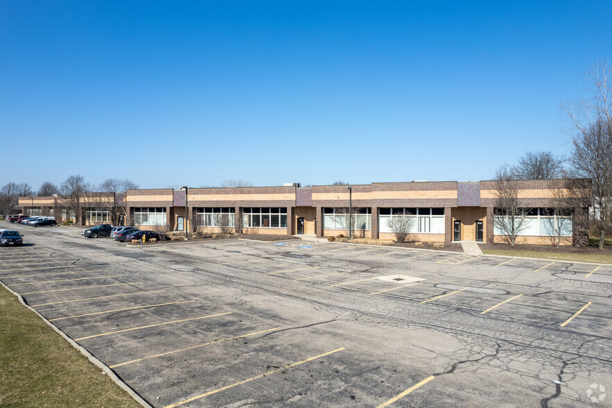 31382-31400 N Lorain Rd, North Olmsted, OH for lease - Building Photo - Image 2 of 6