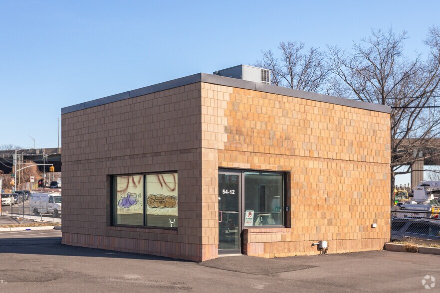 5412 48th St, Maspeth, NY for lease - Primary Photo - Image 3 of 8