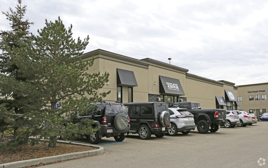 2303 Ellwood Dr SW, Edmonton, AB for sale - Primary Photo - Image 1 of 2