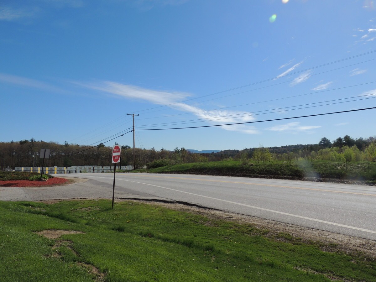 355 Laconia Rd, Tilton, NH 03276