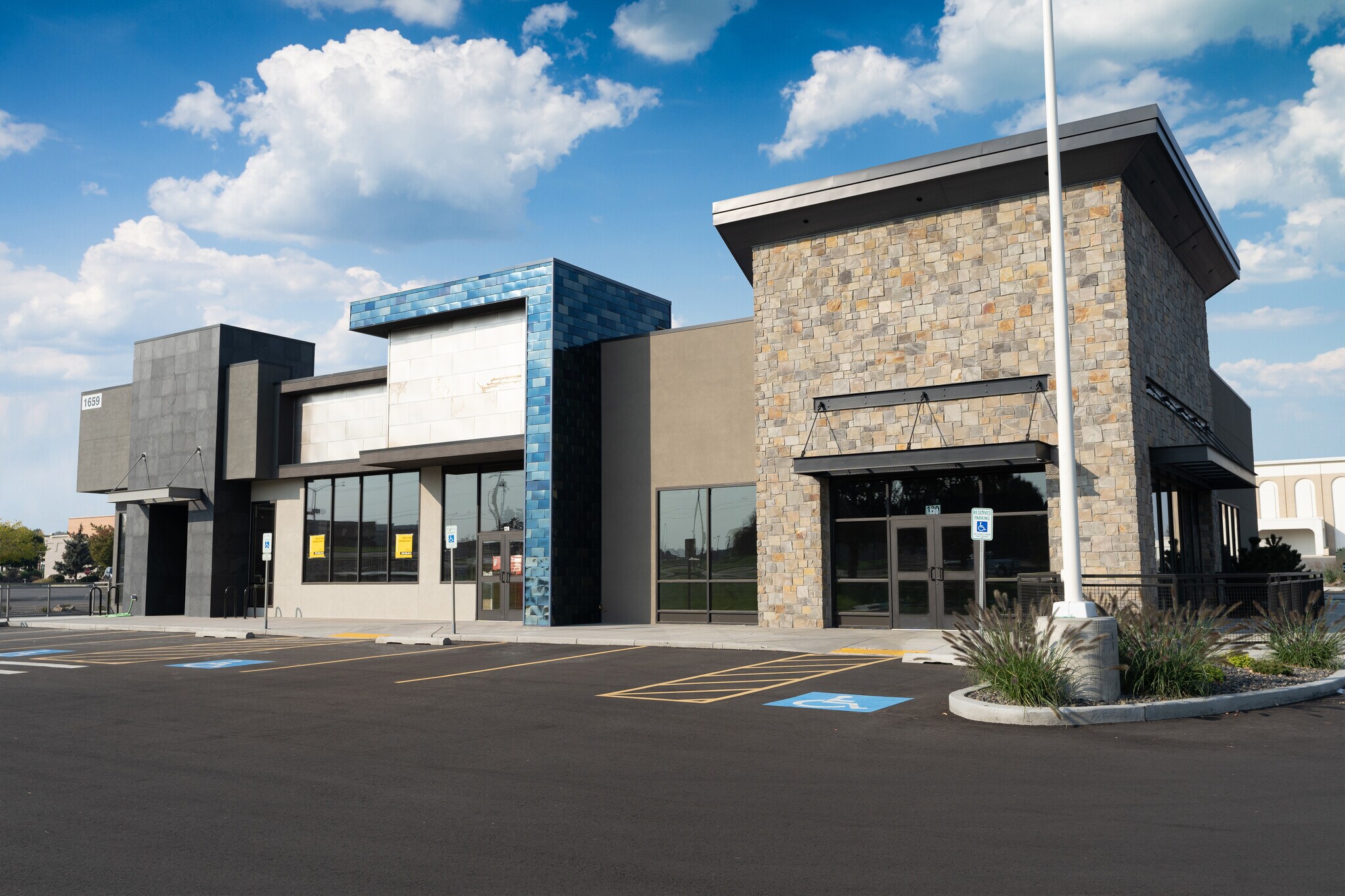 1659 N Columbia Center Blvd, Kennewick, WA for sale Building Photo- Image 1 of 1