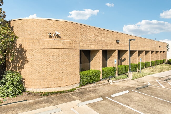 More details for 9250 Amberton Pky, Dallas, TX - Office for Lease
