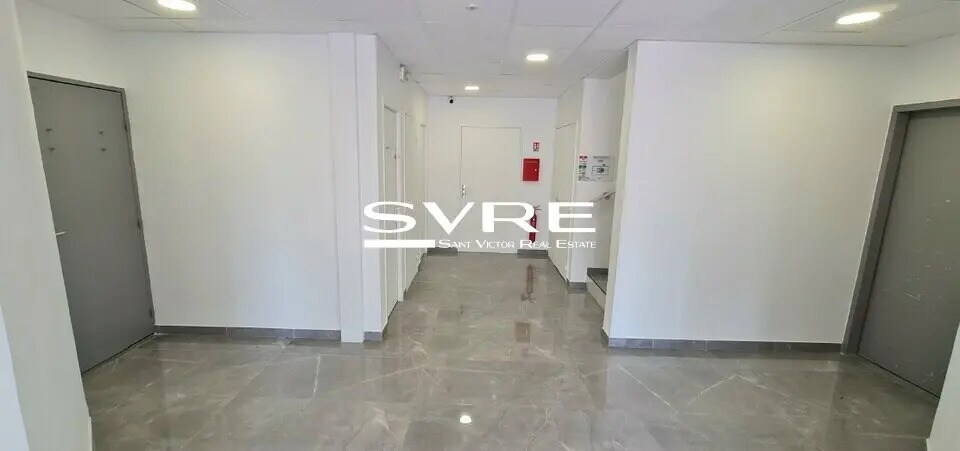 Office in Vitrolles for lease - Building Photo - Image 2 of 3