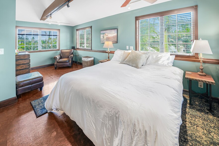 512 Saint Lucie Crescent, Stuart, FL for sale - Building Photo - Image 3 of 15