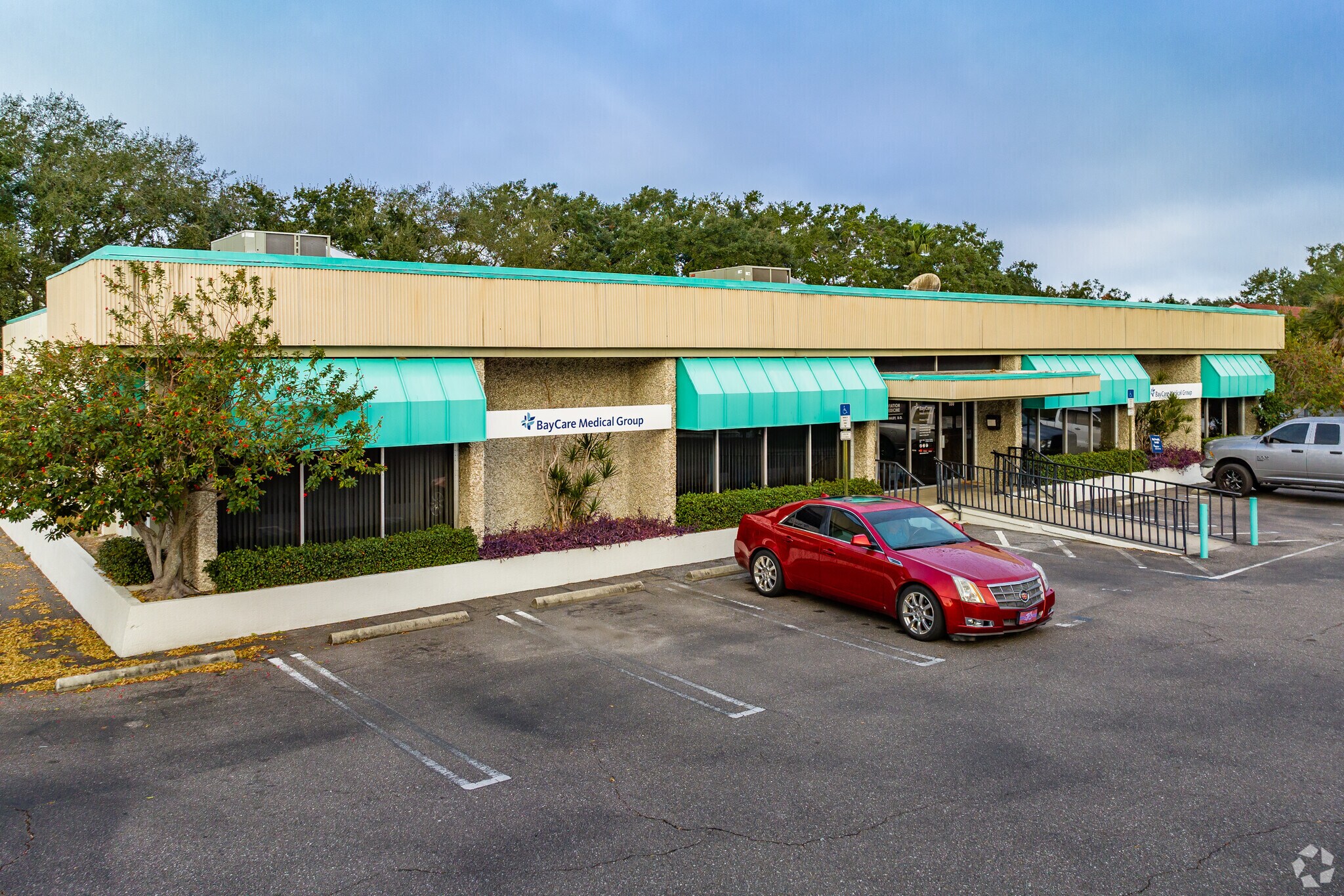 180 Patricia Ave, Dunedin, FL for sale Primary Photo- Image 1 of 1