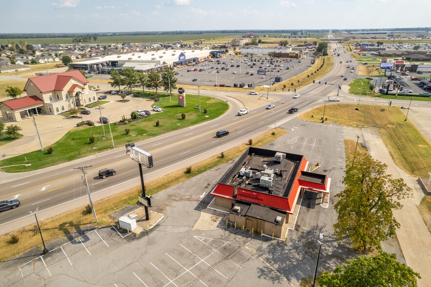 1105 S Main St, Sikeston, MO for sale - Building Photo - Image 3 of 18