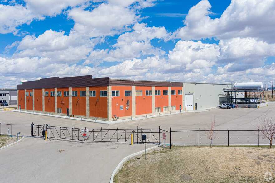 Industrial Sale Leaseback Investment portfolio of 3 properties for sale on LoopNet.com - Primary Photo - Image 3 of 3