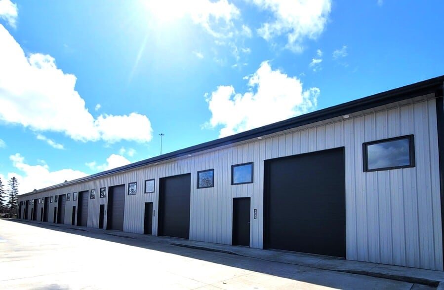 2975 Heartland Dr, Grand Forks, ND for lease - Building Photo - Image 3 of 31