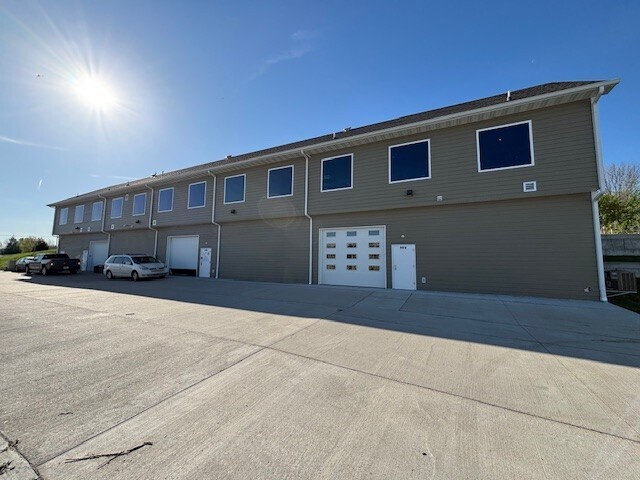 207 Peach Way, Columbia, MO for lease Primary Photo- Image 1 of 14