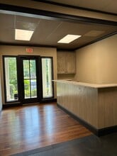 19 Bow Cir, Hilton Head Island, SC for lease Interior Photo- Image 2 of 6