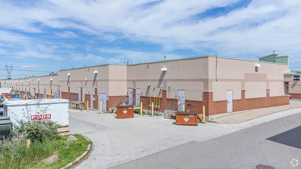 341-351 Parkhurst Sq, Brampton, ON for lease - Building Photo - Image 3 of 11