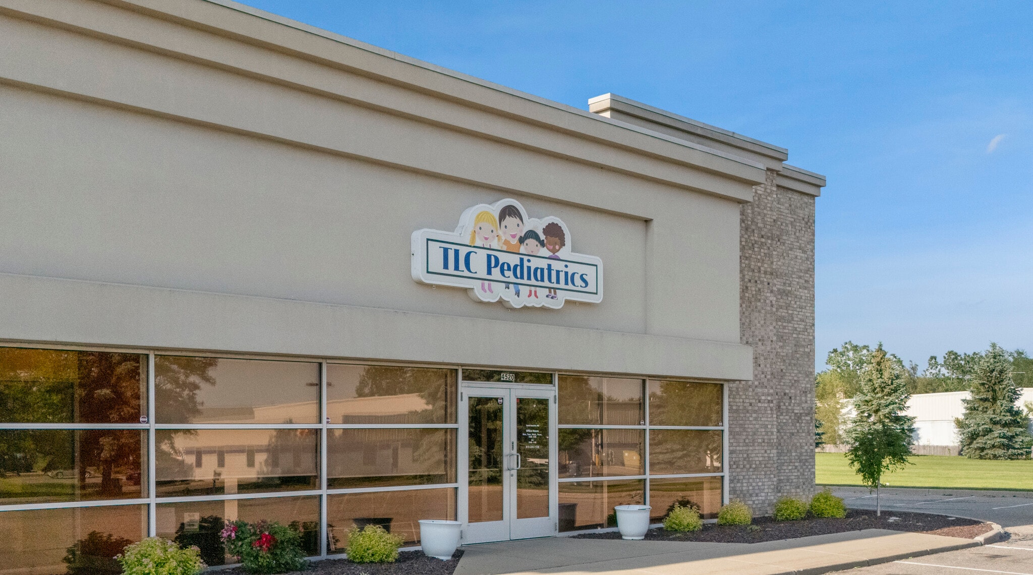 4520 Linden Creek Pky, Flint, MI for lease Building Photo- Image 1 of 3