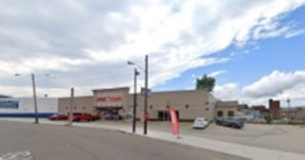 615 Walnut St, East Liverpool, OH for lease - Building Photo - Image 1 of 2