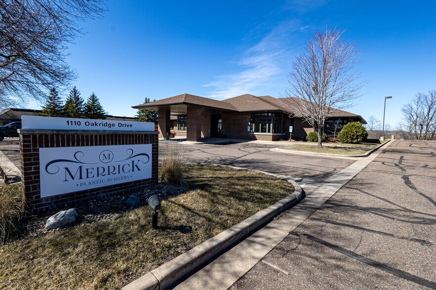 1110 Oak Ridge Dr, Eau Claire, WI 54701 OakRidge Medical Building