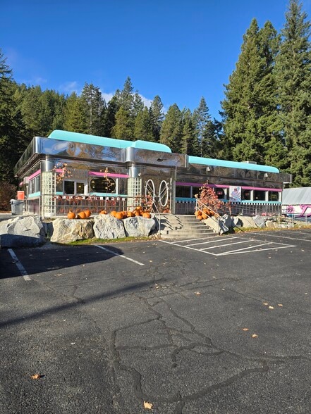 15361 US Highway 2, Leavenworth, WA for sale - Primary Photo - Image 1 of 21