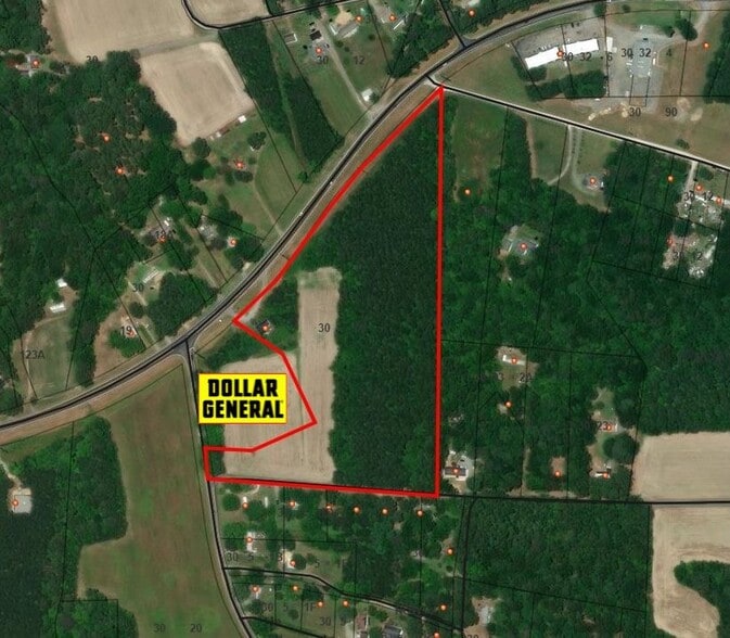 2022 Greys Point Rd, Topping, VA for sale - Primary Photo - Image 1 of 4