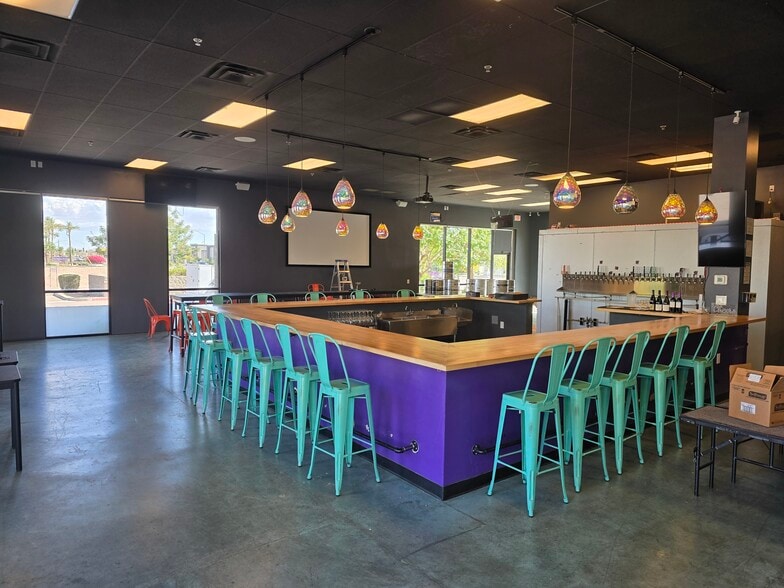 4576 S Power Rd, Gilbert, AZ for lease - Interior Photo - Image 3 of 19